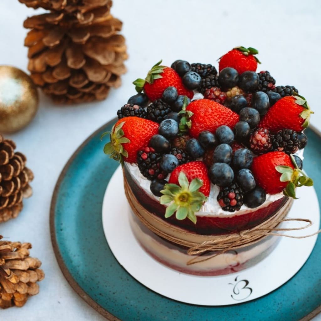 NAKED CAKE DE FRUTAS VERMELHAS